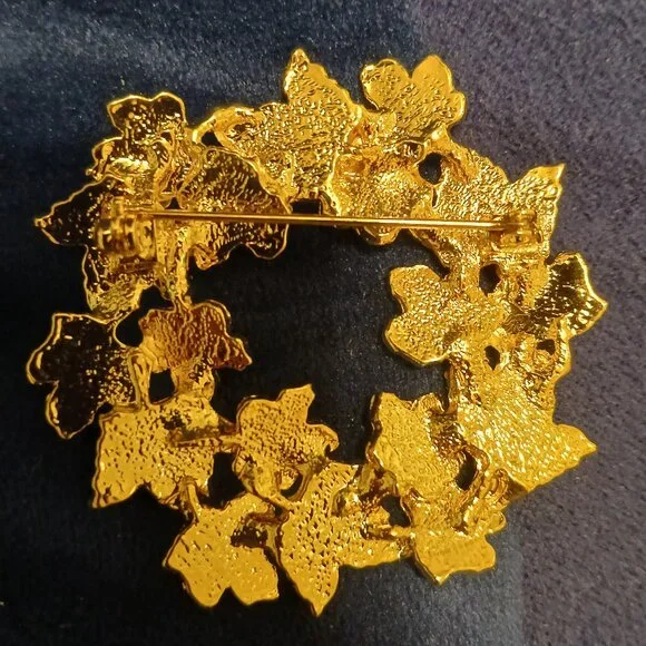 Fall Leaves wreath brooch. (Pre-loved) - Picture 4 of 5